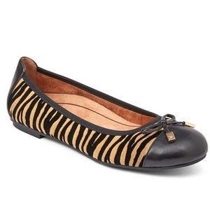 Vionic |  Spark Minna Tiger Flat